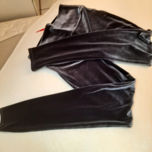 SPANX Velvet Leggings. SZ M - Picture 4 of 11